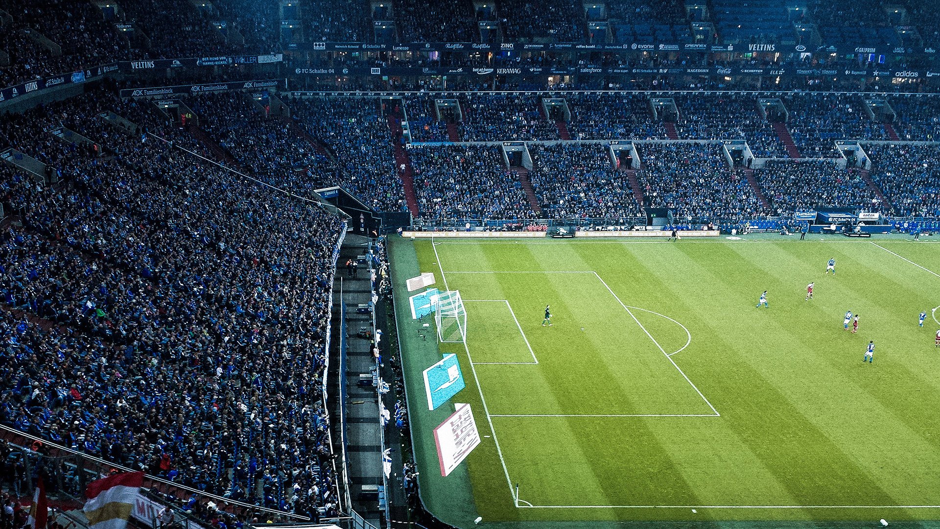 高中联赛冠军队员获得专业俱乐部试训机会展现潜力，高中竞赛培训机构